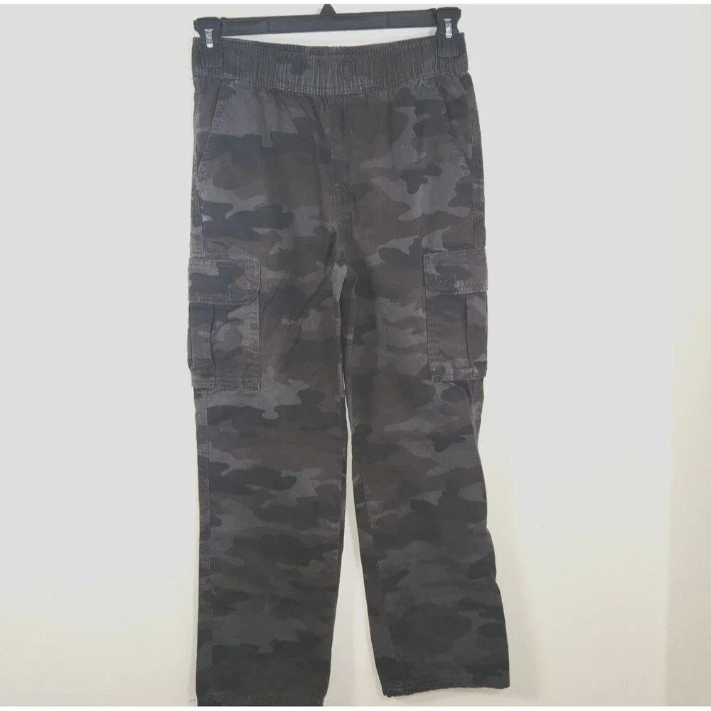 Children's Place Pull on Camo Cargo pants Size 12 Husky Boys